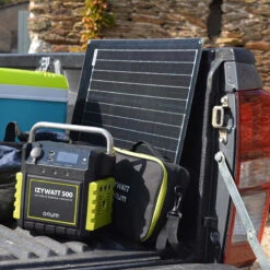 Tragbare Energiestation IZYWATT 500Wh + 2 Halbstarre Paneele 50W - ORIUM -Schiffsausrüstung Verkauf station d energie portative izywatt 500wh 2 panneaux semi rigide 50w orium 6